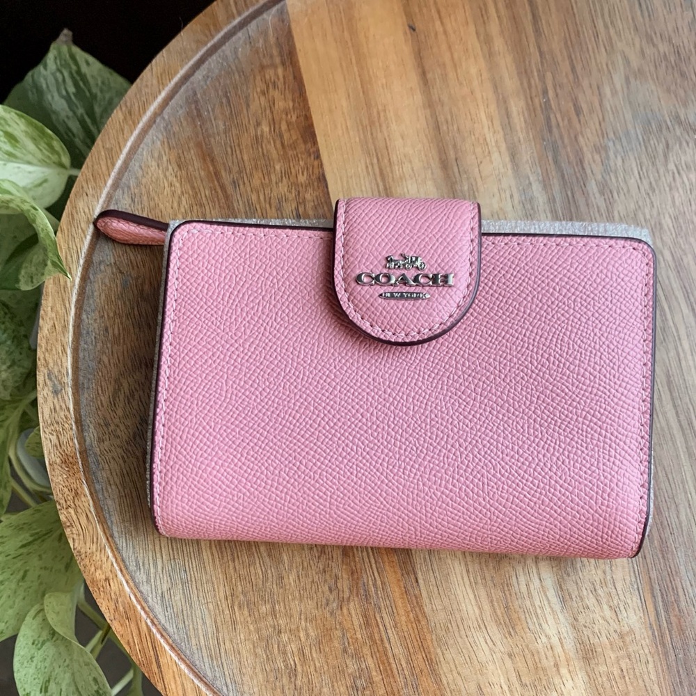 Coach Medium Corner Zip Wallet